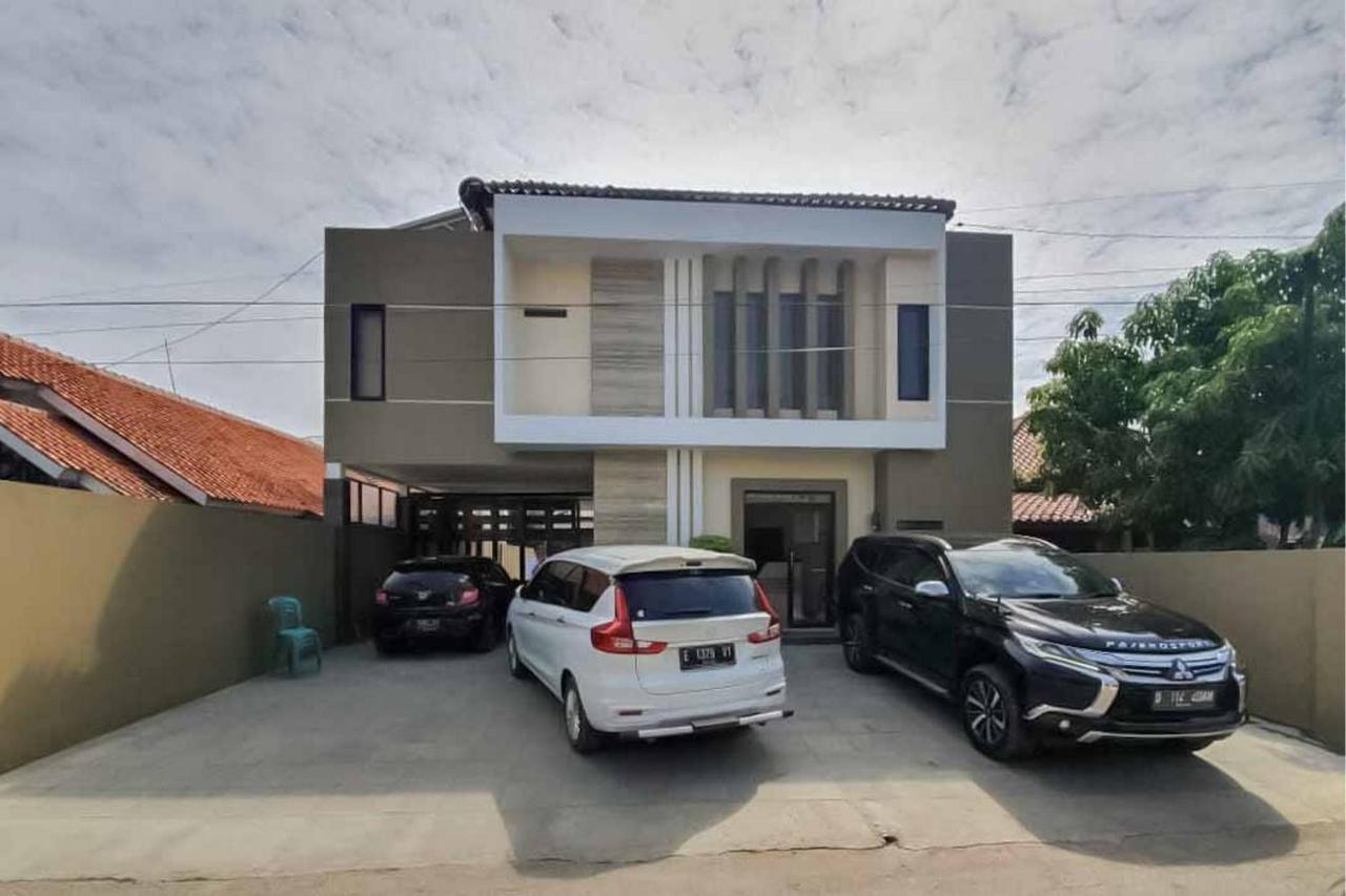 Jatiwangi Syariah Guest House Mitra Reddoorz มาจาเลงกา ภายนอก รูปภาพ